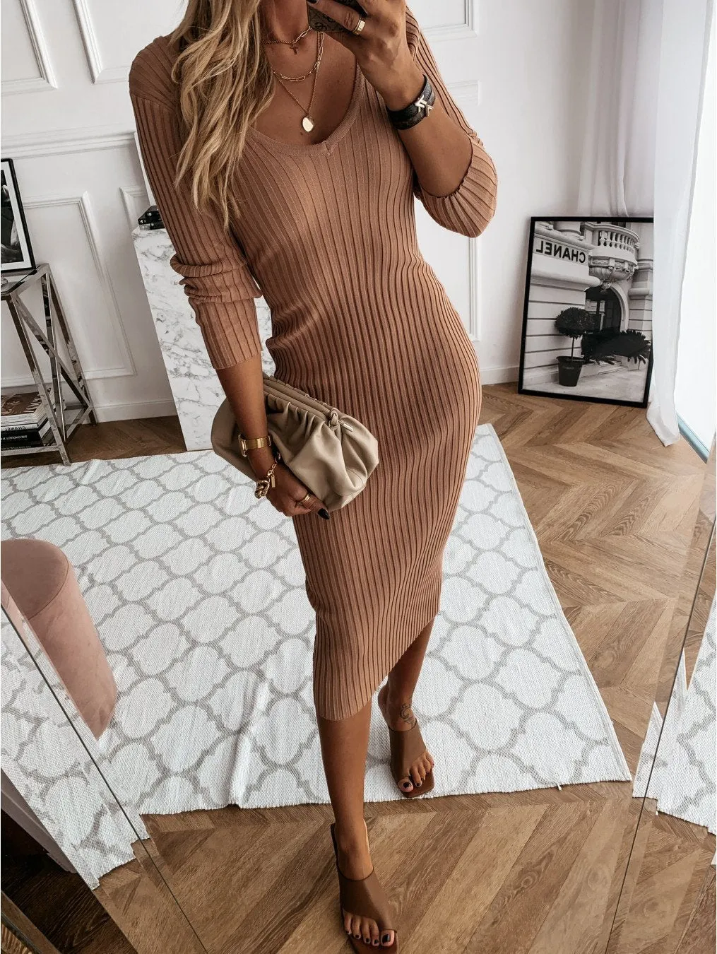 Fashionable and simple V-neck solid color long-sleeved knitted dress for women