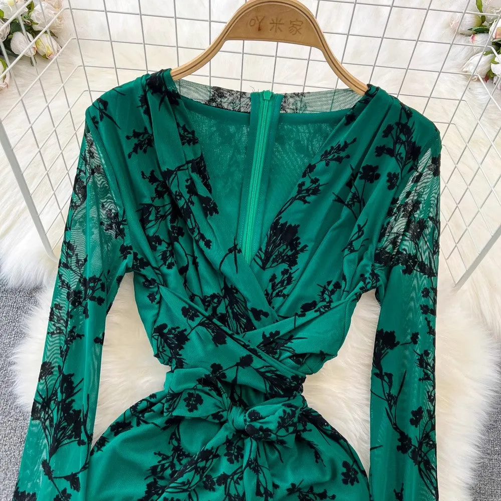 Fashionable long-sleeved V-neck mid-length A-line printed dress     S4114