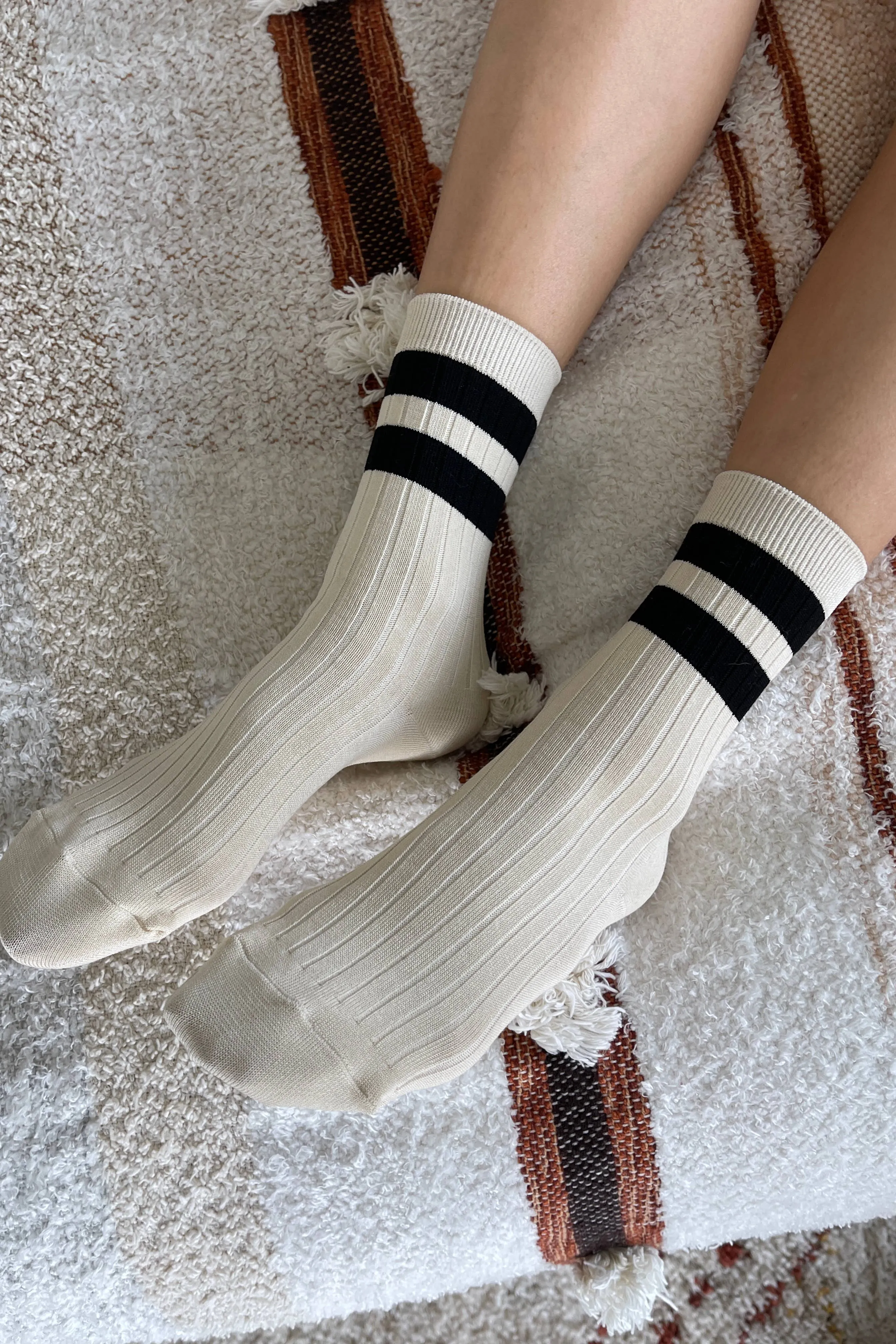 LE BON SHOPPE | Her Socks - Varsity: Black