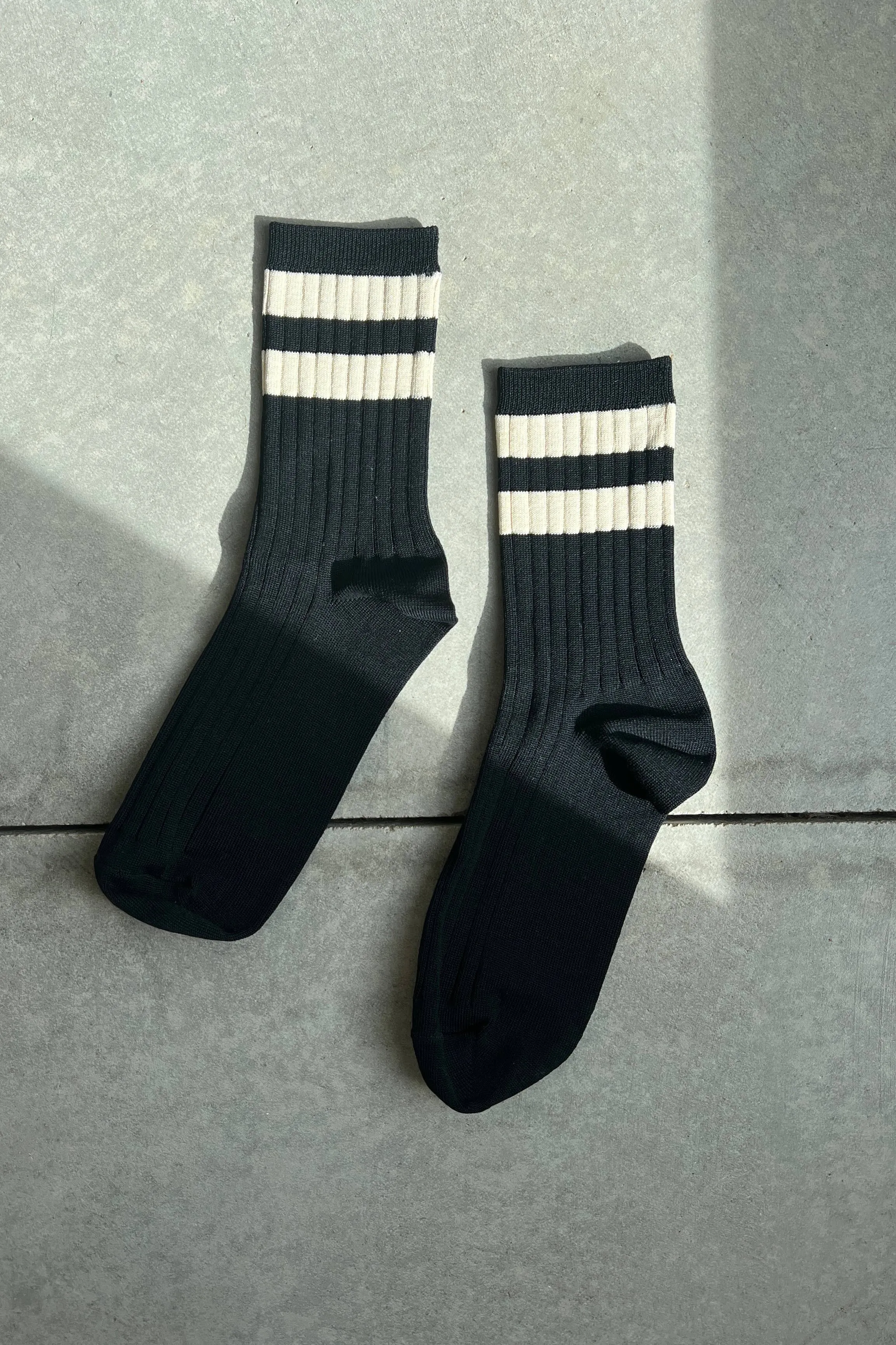 LE BON SHOPPE | Her Socks - Varsity: Black