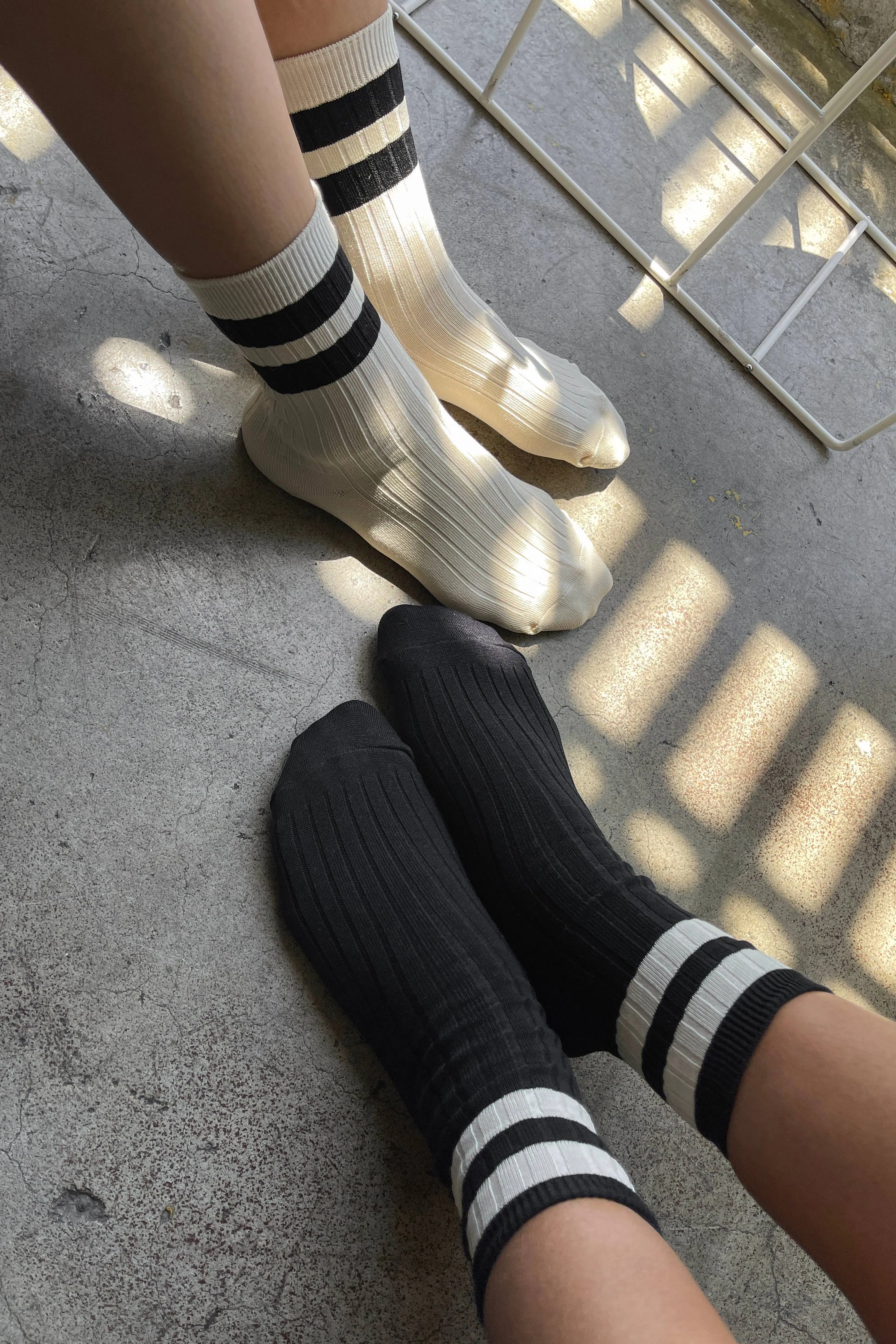 LE BON SHOPPE | Her Socks - Varsity: Black